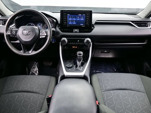 Used 2022 Toyota RAV4 XLE AWD/4WD image 17