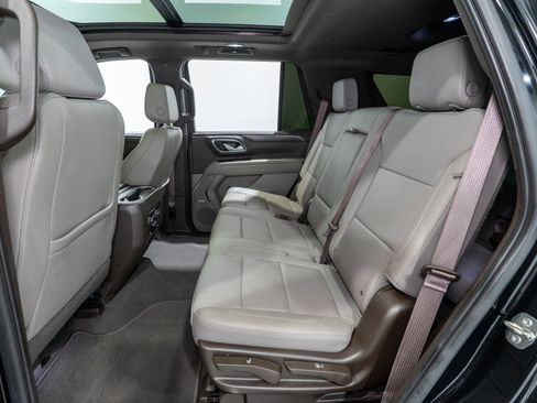 Used 2022 Chevrolet Tahoe LT w/ LT Signature Package RWD image 33