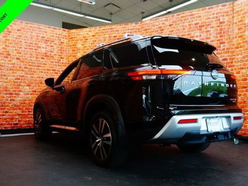 Certified 2025 Nissan Pathfinder Platinum w/ Cargo Package AWD/4WD image 5
