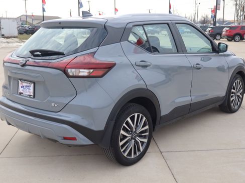 Used 2023 Nissan Kicks SV image 5