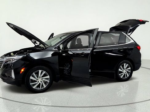 Used 2023 Chevrolet Equinox LT FWD image 9