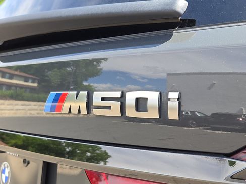 Used 2022 BMW X7 M50i AWD/4WD image 32