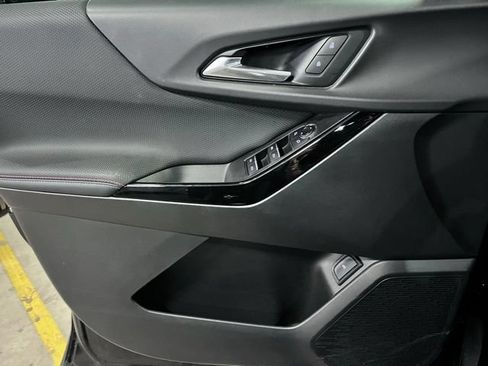 Used 2025 Chevrolet Equinox RS FWD image 22
