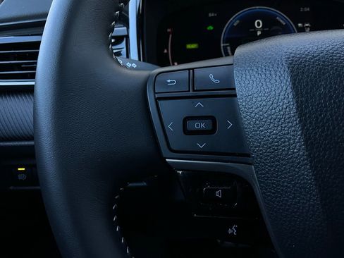 Used 2025 Toyota Camry SE image 31