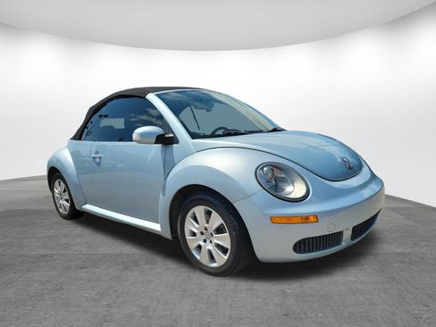 Used 2010 Volkswagen Beetle Convertible FWD image 14
