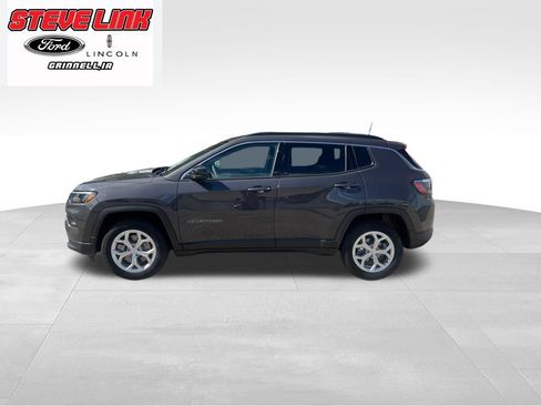 Used 2024 Jeep Compass Latitude AWD/4WD image 1