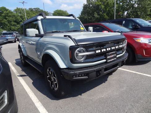Used 2022 Ford Bronco Outer Banks AWD/4WD image 3