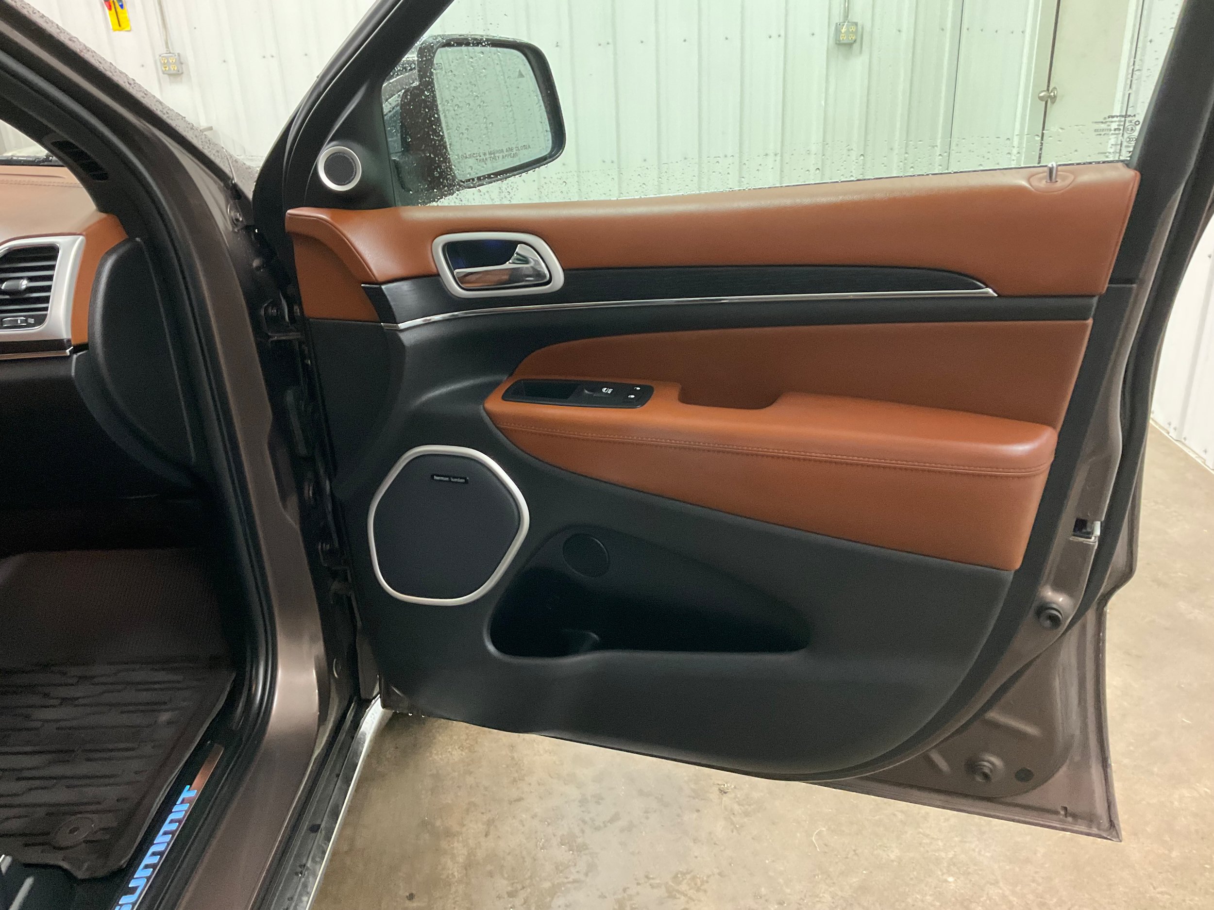 Used 2018 Jeep Grand Cherokee Summit AWD/4WD image 31