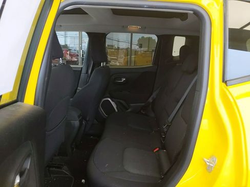 Used 2016 Jeep Renegade Latitude w/ Popular Equipment Group AWD/4WD image 15