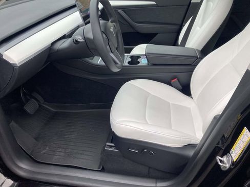 Used 2023 Tesla Model Y Long Range image 23