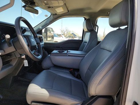 Used 2025 Ford F250 XL w/ XL Chrome Package image 19