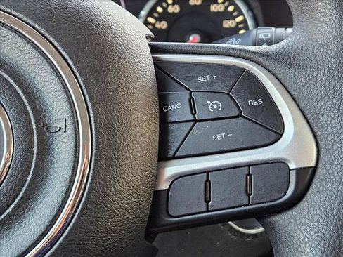 Used 2018 Jeep Renegade Sport w/ Power & Air Group FWD image 18