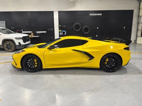 Used 2025 Chevrolet Corvette Stingray Preferred Cpe w/ Z51 Performance Package RWD image 5
