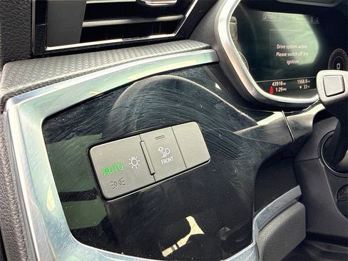 Used 2023 Audi Q3 2.0T Premium Plus w/ Premium Plus Package image 23