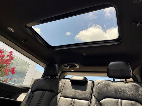 Used 2022 Jeep Wagoneer Series II w/ Premium Group I AWD/4WD image 18