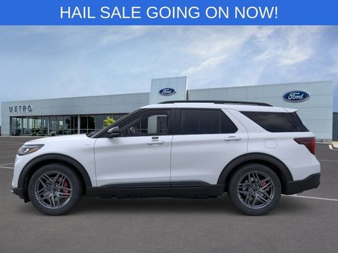 New 2026 Ford Explorer ST-Line w/ ST-Line Street Pack AWD/4WD image 3