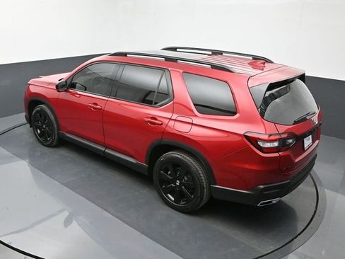 Used 2025 Honda Pilot Black Edition image 14