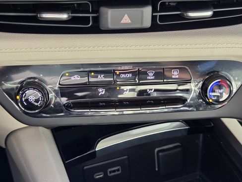 Used 2023 Buick Envision Preferred image 14