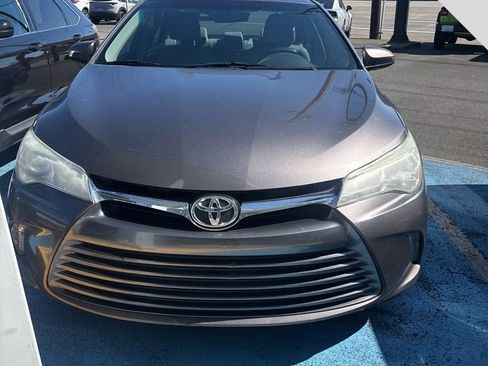 Used 2015 Toyota Camry LE FWD image 4