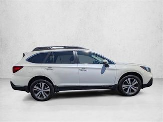 Used 2018 Subaru Outback 2.5i Limited AWD/4WD video 4