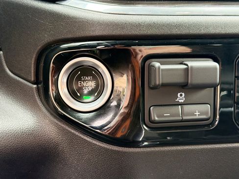 Used 2024 Chevrolet Silverado 1500 LTZ image 8