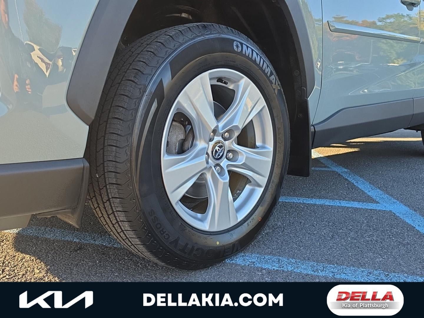 Used 2020 Toyota RAV4 XLE w/ Convenience Package AWD/4WD image 14