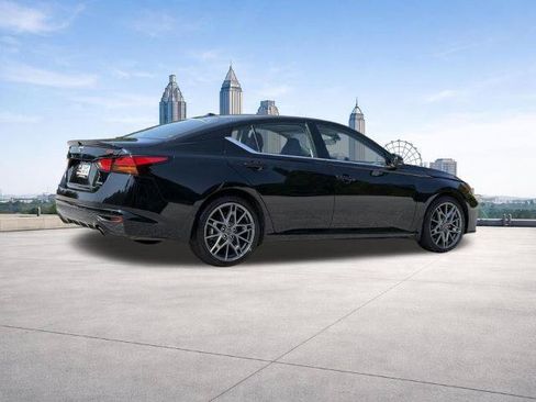 Certified 2024 Nissan Altima 2.0 SR FWD image 28