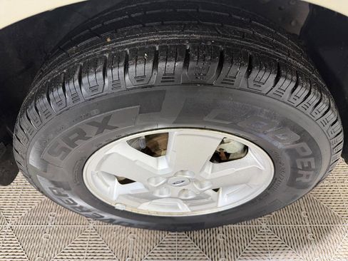 Used 2010 Ford Escape XLT image 11