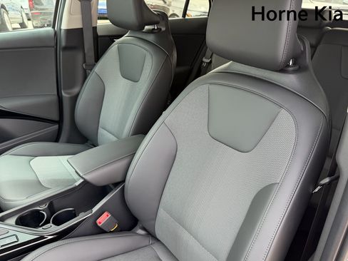 New 2026 Kia Niro EX FWD image 10
