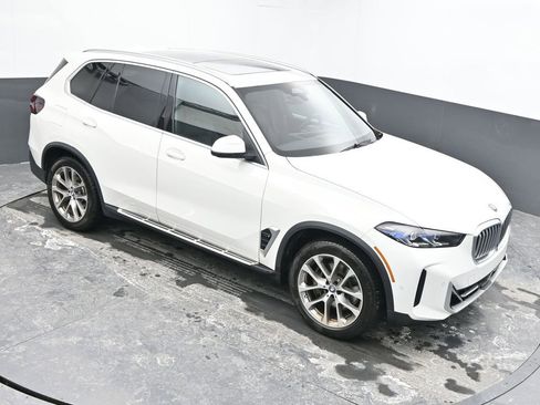 Used 2024 BMW X5 xDrive50e image 14