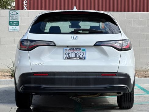Certified 2024 Honda HR-V LX image 9