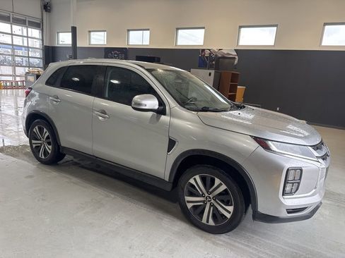 Used 2021 Mitsubishi Outlander Sport SE image 2