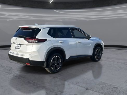 Used 2025 Nissan Rogue SV FWD image 5