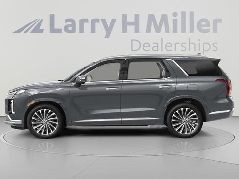Used 2024 Hyundai Palisade Calligraphy FWD image 3