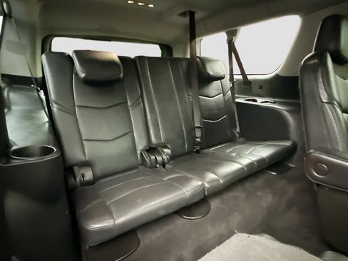 Used 2020 Cadillac Escalade ESV Luxury image 28