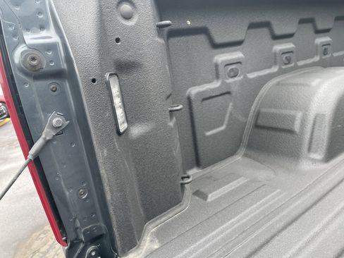 Used 2021 Chevrolet Silverado 1500 LT Trail Boss w/ Convenience Package II image 21