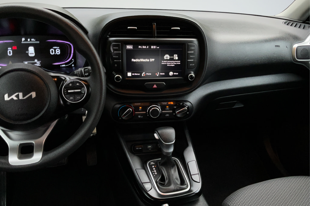 Used 2025 Kia Soul LX FWD image 15