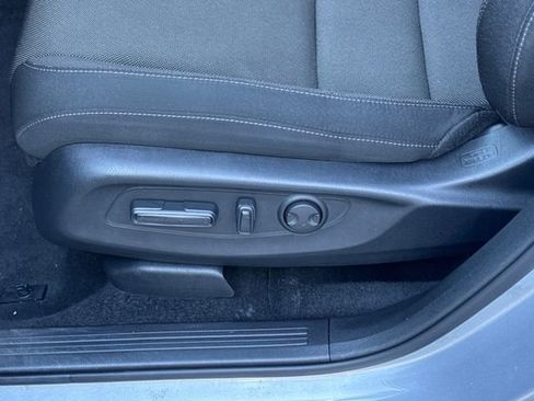 Used 2023 Honda CR-V EX image 4