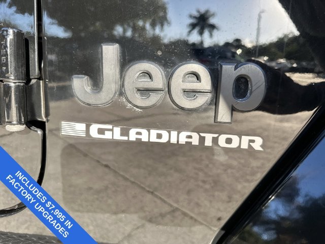 Used 2023 Jeep Gladiator Overland AWD/4WD image 10