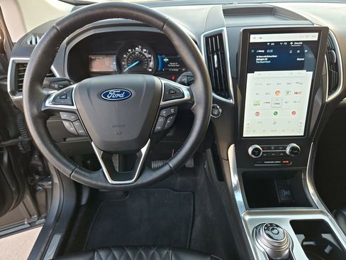 Used 2024 Ford Edge Titanium image 13