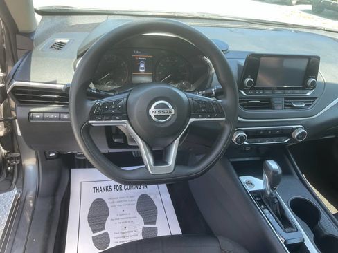 Used 2022 Nissan Altima 2.5 S image 12