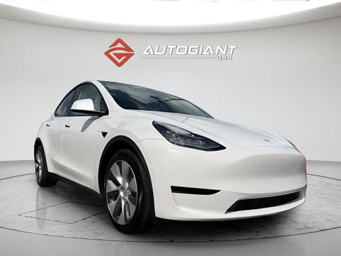 Used 2023 Tesla Model Y Long Range AWD/4WD image 11