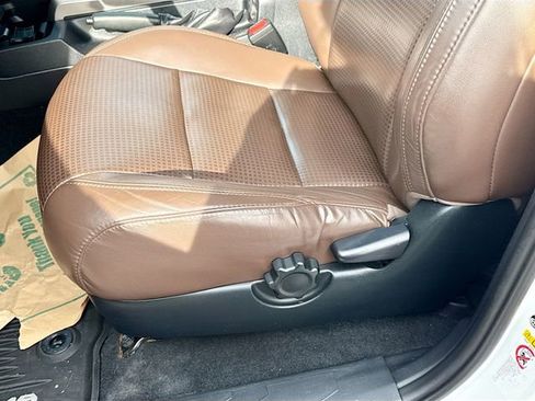 Used 2019 Toyota Tacoma Limited image 21