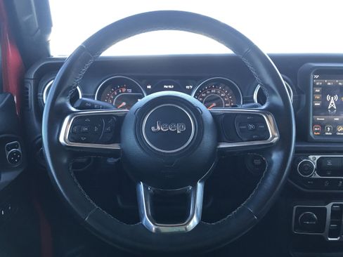 Used 2018 Jeep Wrangler Unlimited Sahara image 36