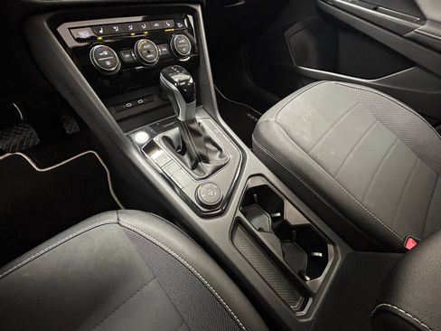 Used 2024 Volkswagen Taos SE w/ Panoramic Sunroof Package image 21