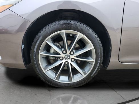 Used 2016 Toyota Camry XSE w/ Advanced Technology Package image 27