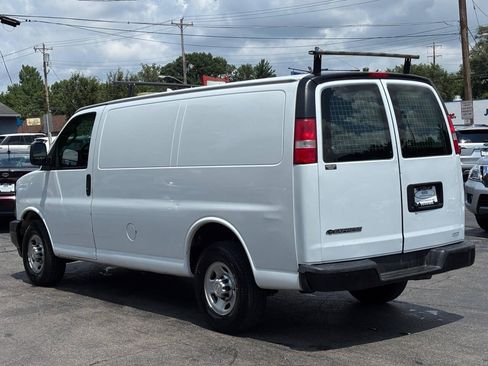 Used 2017 Chevrolet Express 2500 RWD image 6