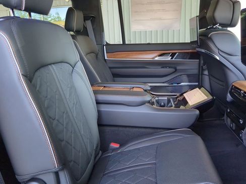 Used 2024 Jeep Grand Wagoneer Series III w/ Rear Seat Video Group 1 image 7