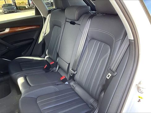 Used 2023 Audi Q5 Premium w/ Convenience Package image 20