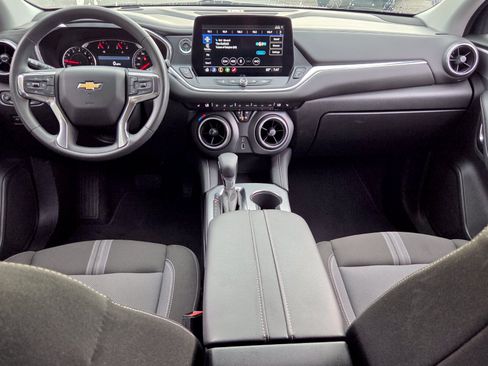 Certified 2025 Chevrolet Blazer LT FWD image 16